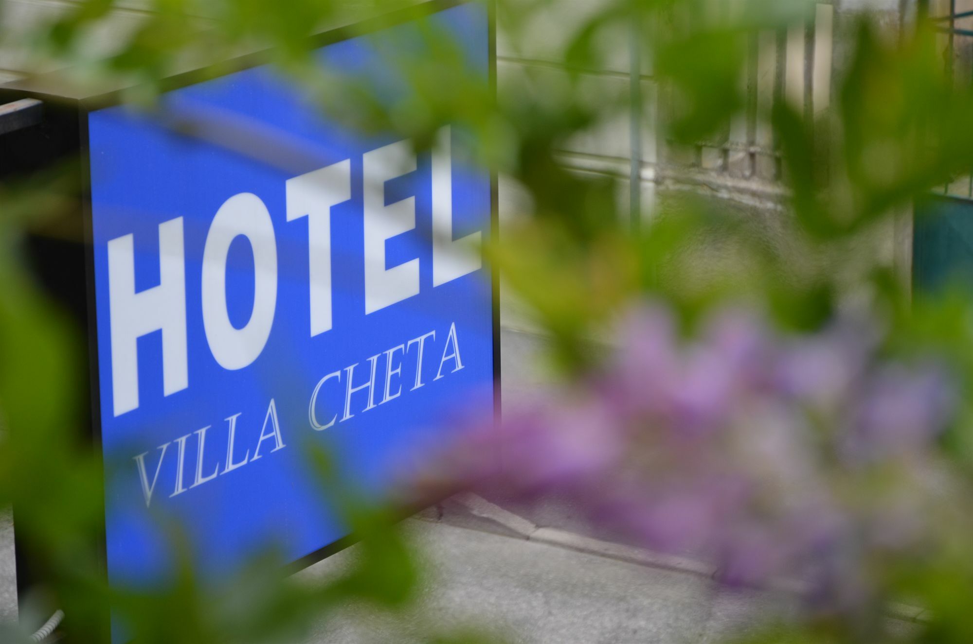 Villa Cheta Milan Bagian luar foto